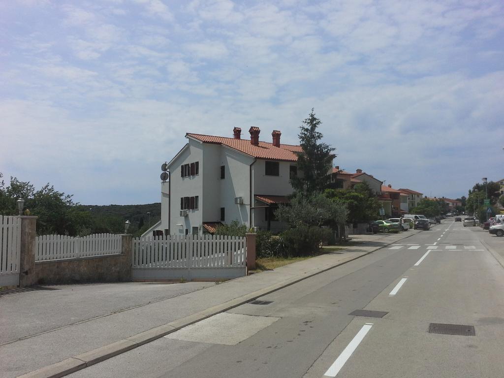 Apartments Liliana Pula Luaran gambar
